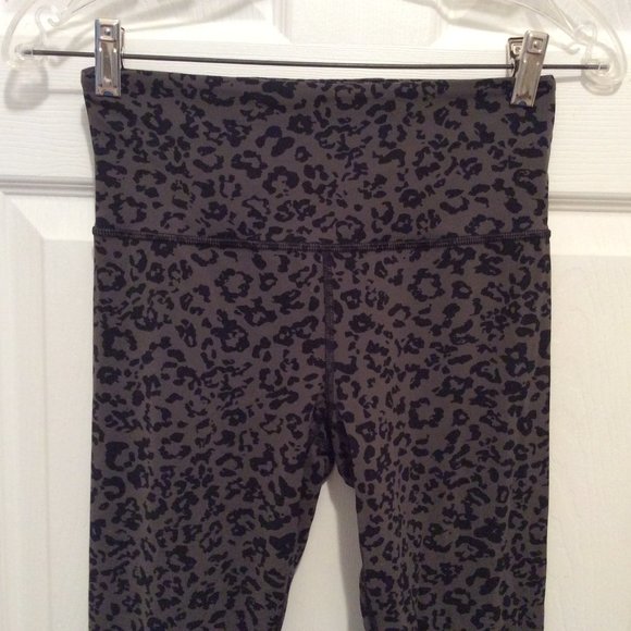 Athleta Leggings SP Gray Black Animal Print - Picture 2 of 8